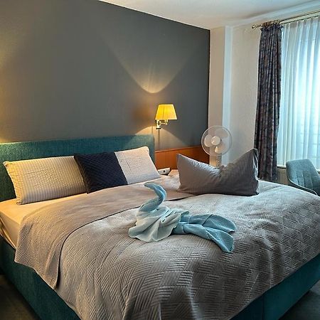 Hotel Oberledinger Hof Leer Bagian luar foto