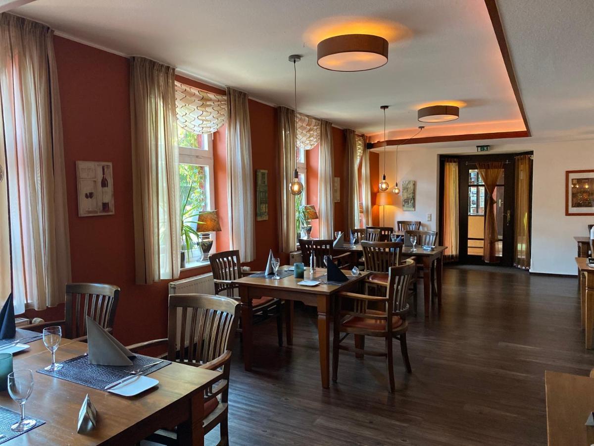 Hotel Oberledinger Hof Leer Bagian luar foto