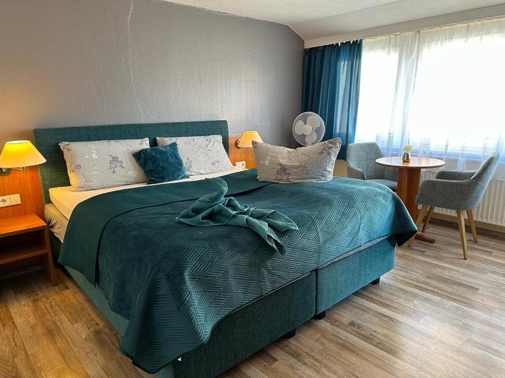 Hotel Oberledinger Hof Leer Bagian luar foto