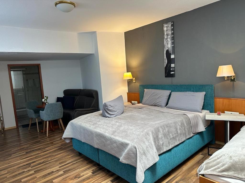 Hotel Oberledinger Hof Leer Bagian luar foto