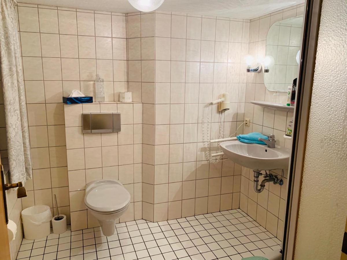 Hotel Oberledinger Hof Leer Bagian luar foto